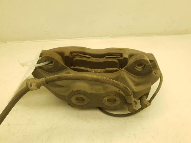 Передний пассажирский суппорт без спортивного пакета полный привод подходит для 07–17 LEXUS LS460 - Изображение 2 из 4