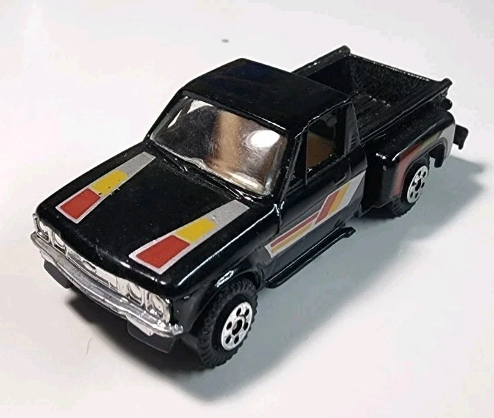 Yatming #1700 Black Chevrolet LUV Stepside Pickup 1/64 Diecast Chevy Truck - Image 3 of 4