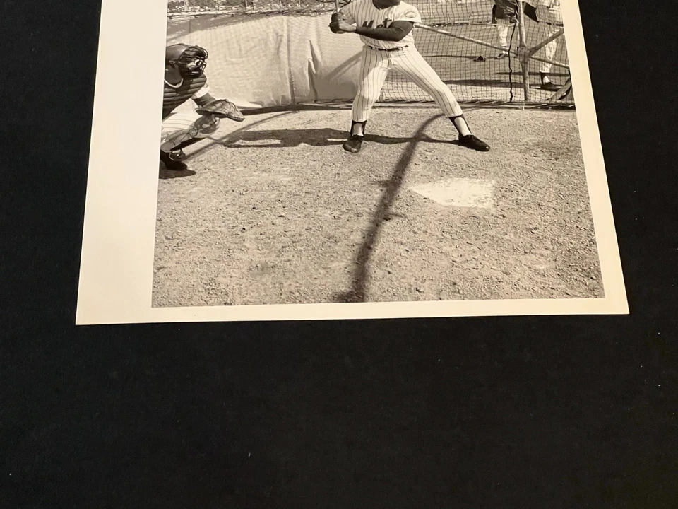 1973 Willie Mays- Type 1 Photo -  March 1, 1973-1st appearance in Mets uniform - Image 2 of 4