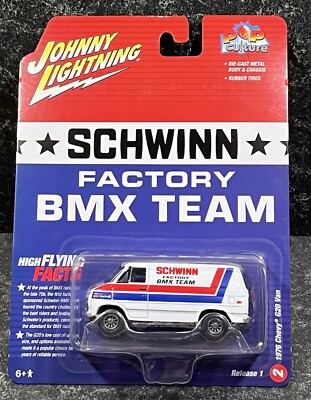 Johnny Lightning Pop Culture 2023 R1  1976 Chevy G20 Van Schwinn BMX Team