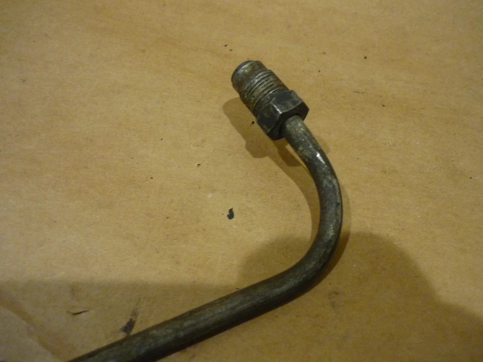 Ferrari 355, Mondial t - Tubo de embreagem com bloco e parafuso de sangramento P/N 147839 - Imagem 3 de 4