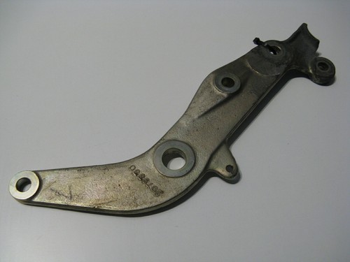 Halter Hauptständer Federbein-Umlenkung links Triumph Trophy 1200, T300E, 96-03