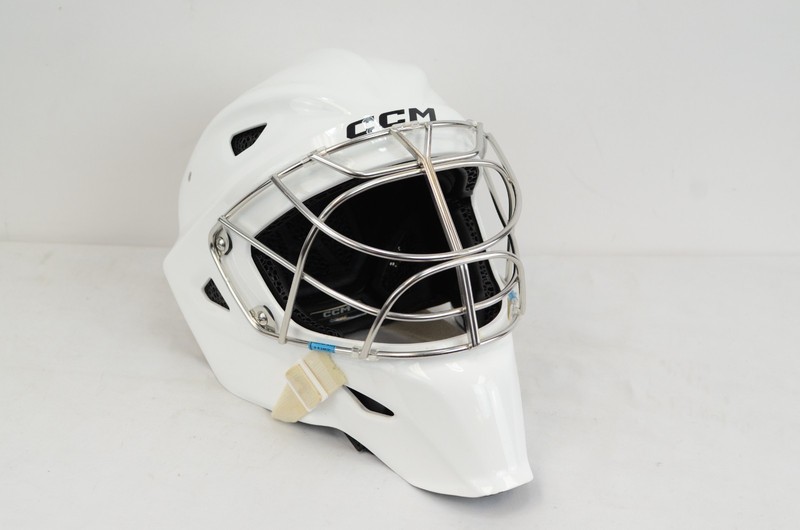 CCM Axis XF Non-Cert. Cat-Eye Goalie Mask Senior Medium White (0703-3020)