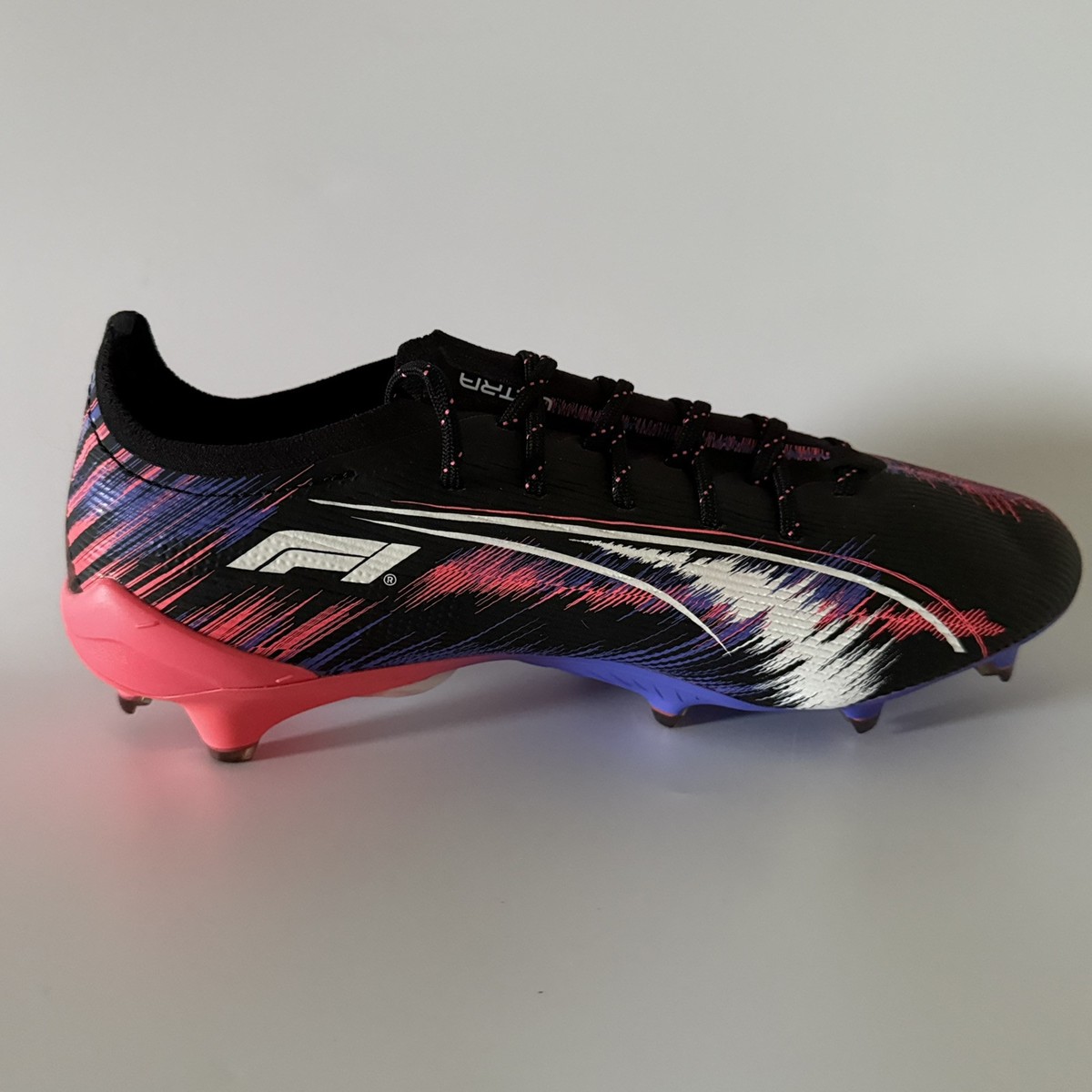 Puma Mens 7.5 ULTRA 5 ULTIMATE Formula 1 Firm Ground Soccer