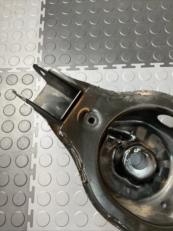 INFINITI QX60 2014-23 BRAZO DE CONTROL TRASERO IZQUIERDO PUNTAL INFERIOR ASIENTO CONJUNTO PATHFINDER Foto 2 de 4