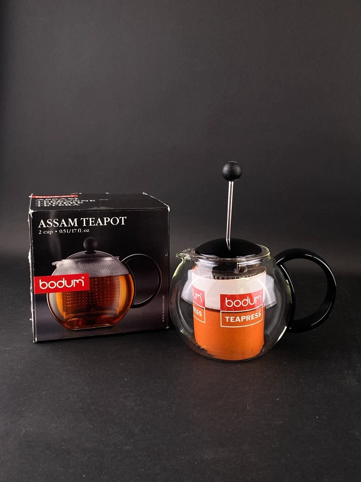 Bodum Assam Teapot with Stainless Steel Filter 34 and 17 fl oz Lot of 2 New - Image 3 of 4