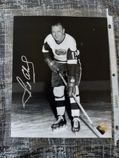 Sid Abel Autographed 8x10 Photo – Detroit Red Wings – Hockey Ink Authenticated