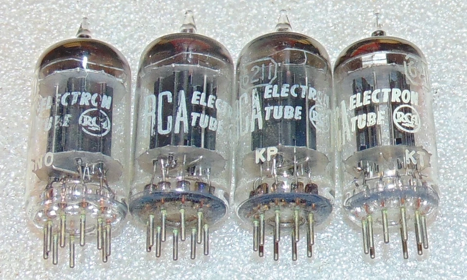 NUEVO EN CAJA QUAD RCA 6211 CUADRADO GETTER HOJAS NEGRAS 3 MICA 12AU7 ECC82 1959 EMPAREJADO Foto 3 de 4