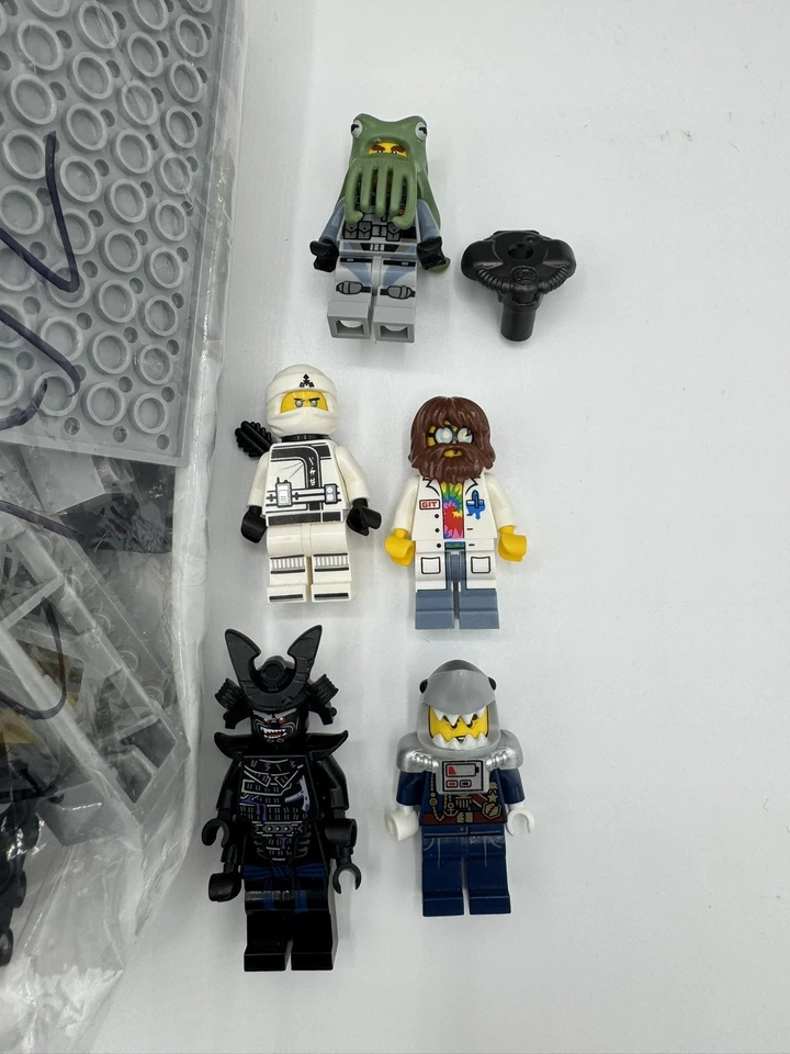 LEGO Ninjago 70631 Garmadon's Volcano Lair, photo 3 of 5