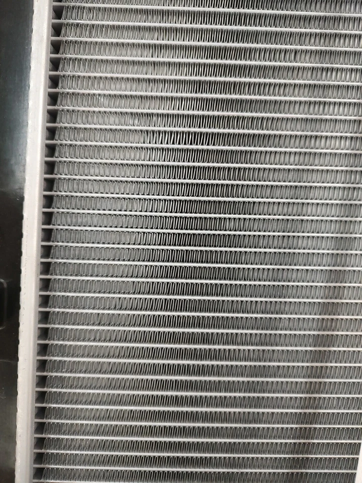 8012576 Radiator For 2003-2006 Nissan 350Z 3.5L - Image 4 of 4