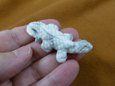 (Y-LIZ-UR-568) white Howlite UROMASTYX LIZARD carving FIGURINE gemstone agamid