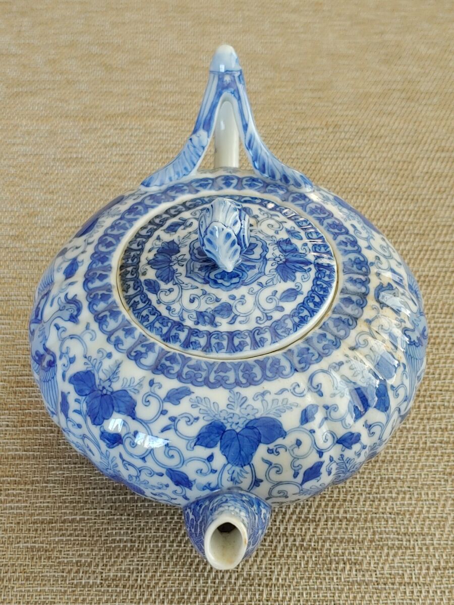 白云堂青花瓷周兵制凤凰瓜楞五足茶壶Japanese Blue White 白云堂青花瓷周兵制凤凰瓜楞五足茶壶Japanese Blue White