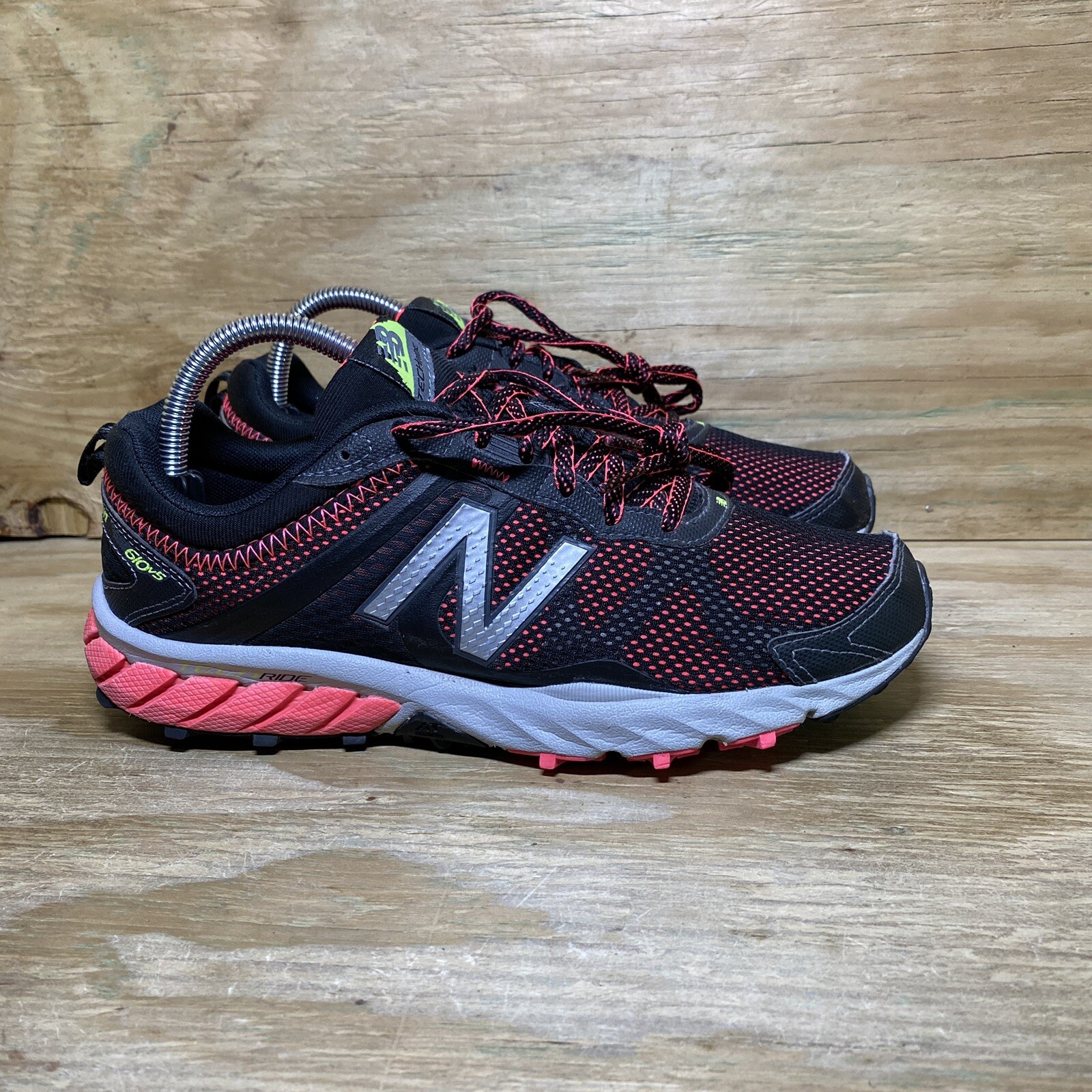New Balance 610v5 Trail Running Shoes 