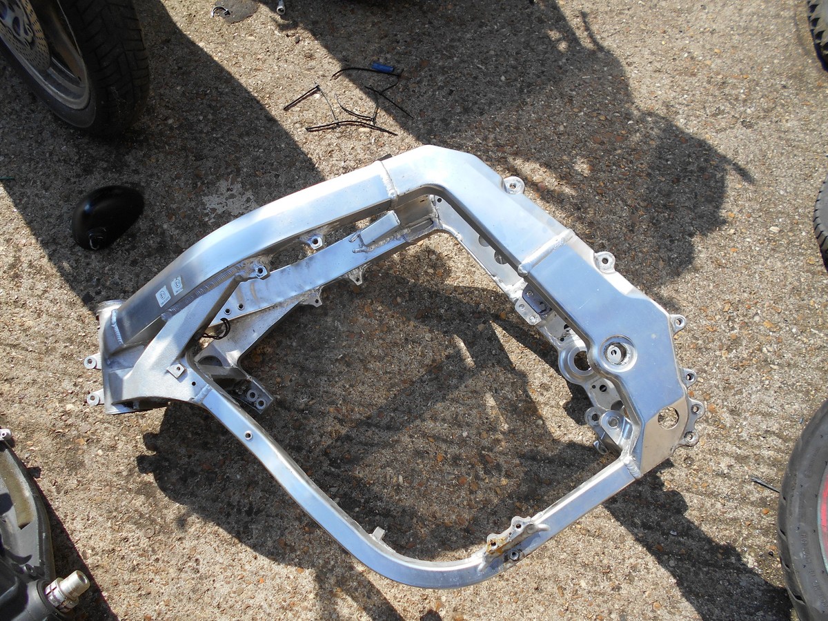 suzuki gsxr 750 wr frame | eBay