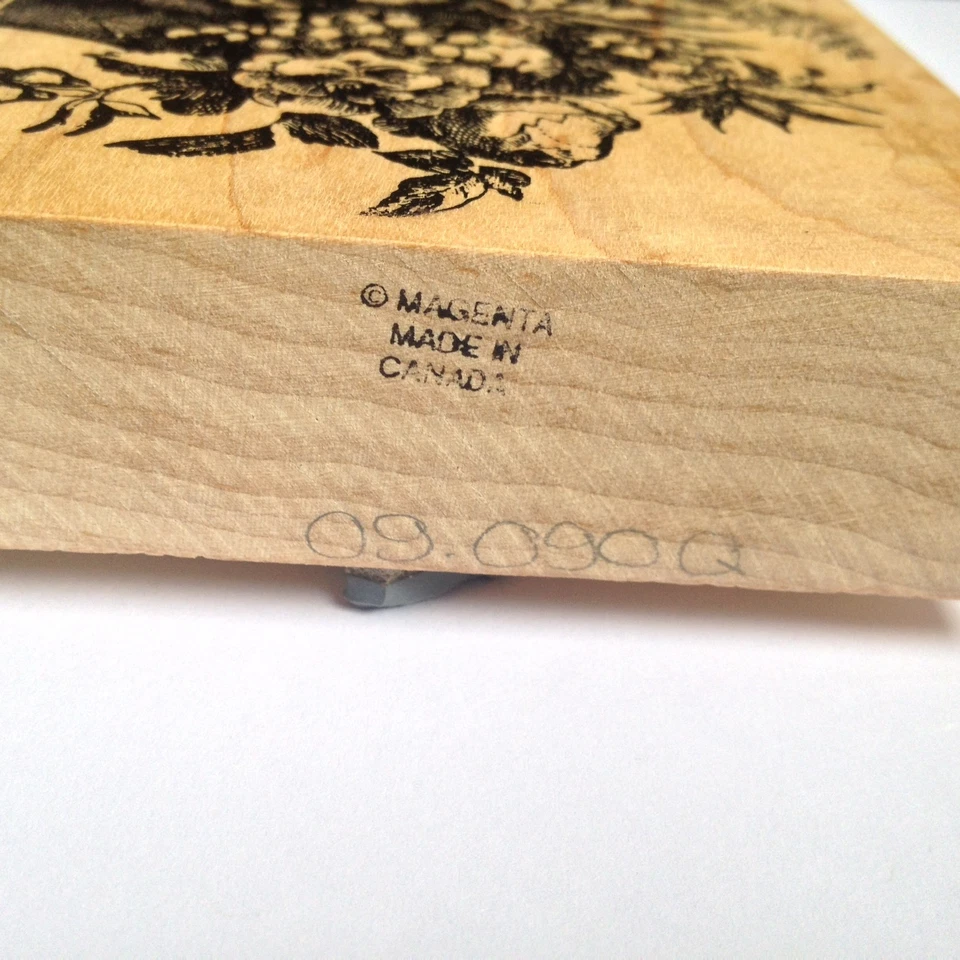 Cesta tejida otoño cosecha de frutas otoño flores bayas sello de goma magenta Foto 3 de 4