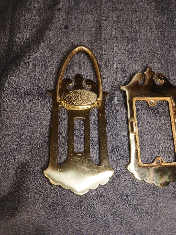 Antique 2 Piece Brass Art Deco Speakeasy Peephole Viewer Door Knocker - Image 3 of 4