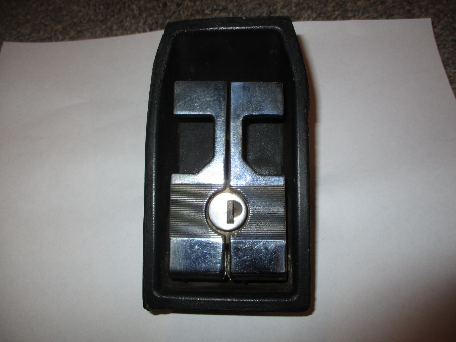Ferrari Dino 308 208 GT4 Lambo Countach Boot lid Release Lever_40044505_OEM