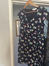 Super Cute Pepperberry Floral And Navy Dress,size 16 Super Curvy