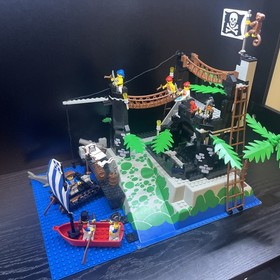 LEGO 6273 Pirates Rock Island Refuge 100% Complete Vintage Retired Set
