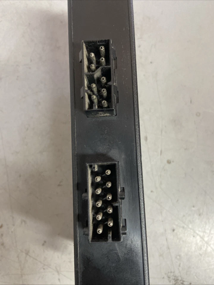 Модуль управления водительским сиденьем 1994 BMW 850i 8356510 - Изображение 3 из 4