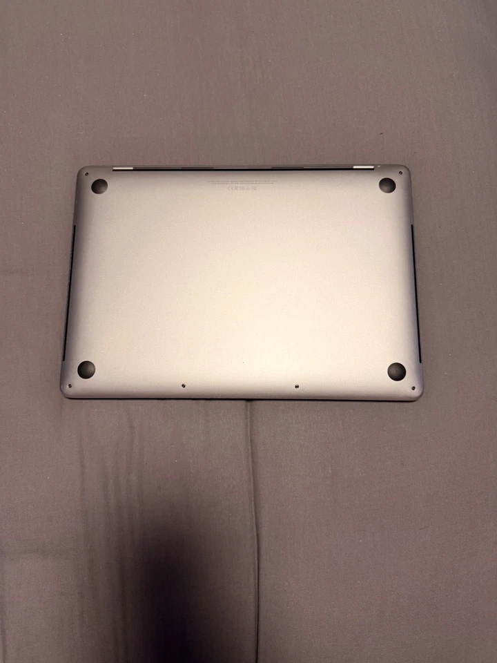 Apple MacBook Pro 13" · i5 8th gen 2.4 GHz · 8GB · 256GB, photo 2 of 4