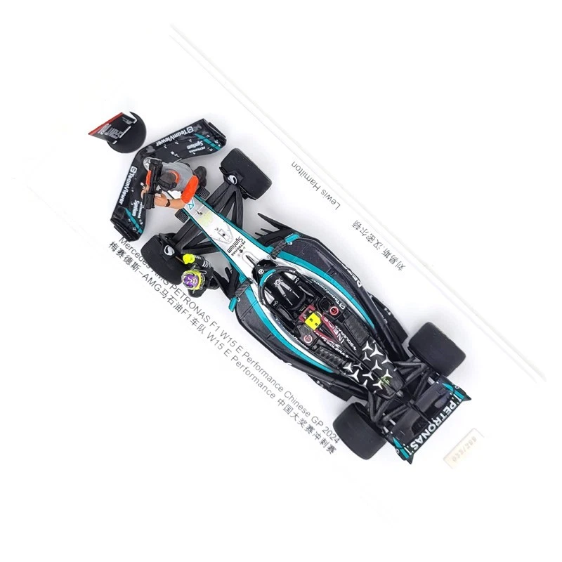 2024 Lewis Hamilton Mercedes-AMG F1 W15 GP cinese - 1/43 Spark Models - Immagine 4 di 4