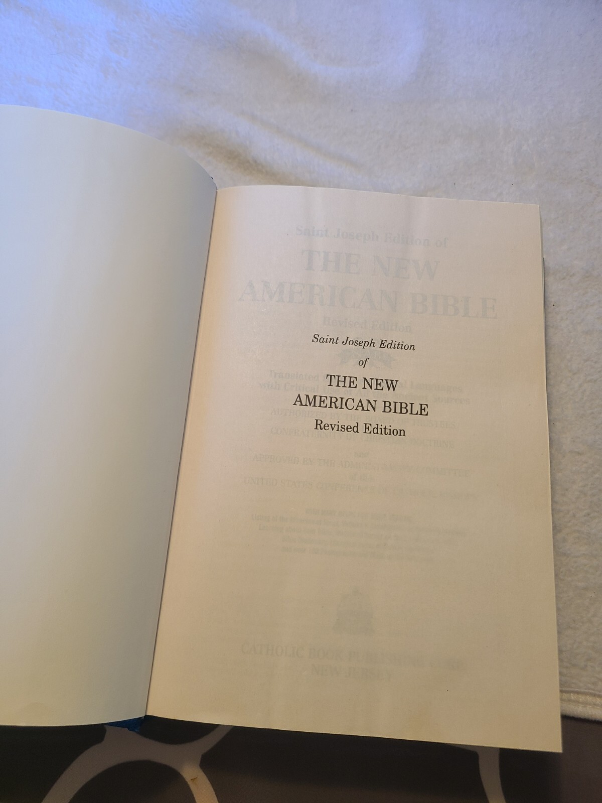 Holy Bible St Joseph Edition. The New American Bible Revised Edition ...