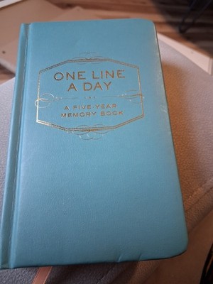Chronicle Books One Line a Day Five-Year Memory Book Faux Leather Blue Teal HC
