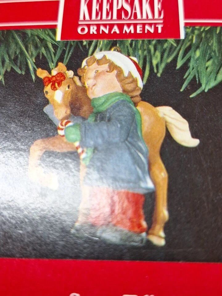 Hallmark Christmas Ornament Sweet Talk 1991 Little Girl Hugging Her Horse Pony - Изображение 2 из 4