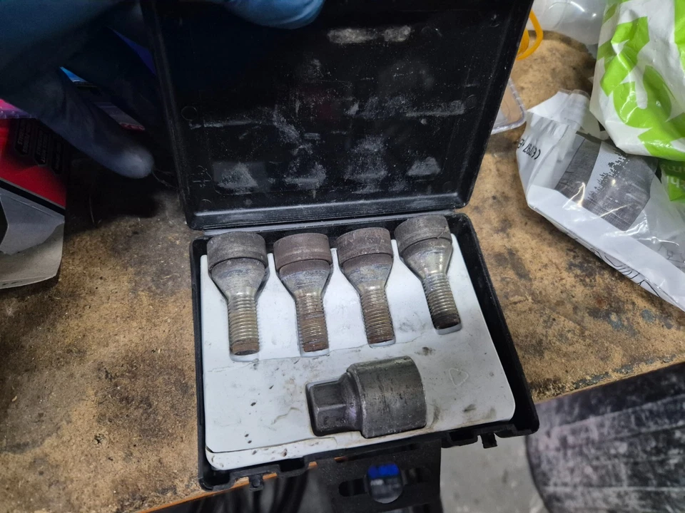 Vauxhall Locking Wheel Nut SET Corsa C Astra H Zafira A,B Tigra Meriva 17mm - Image 2 of 2