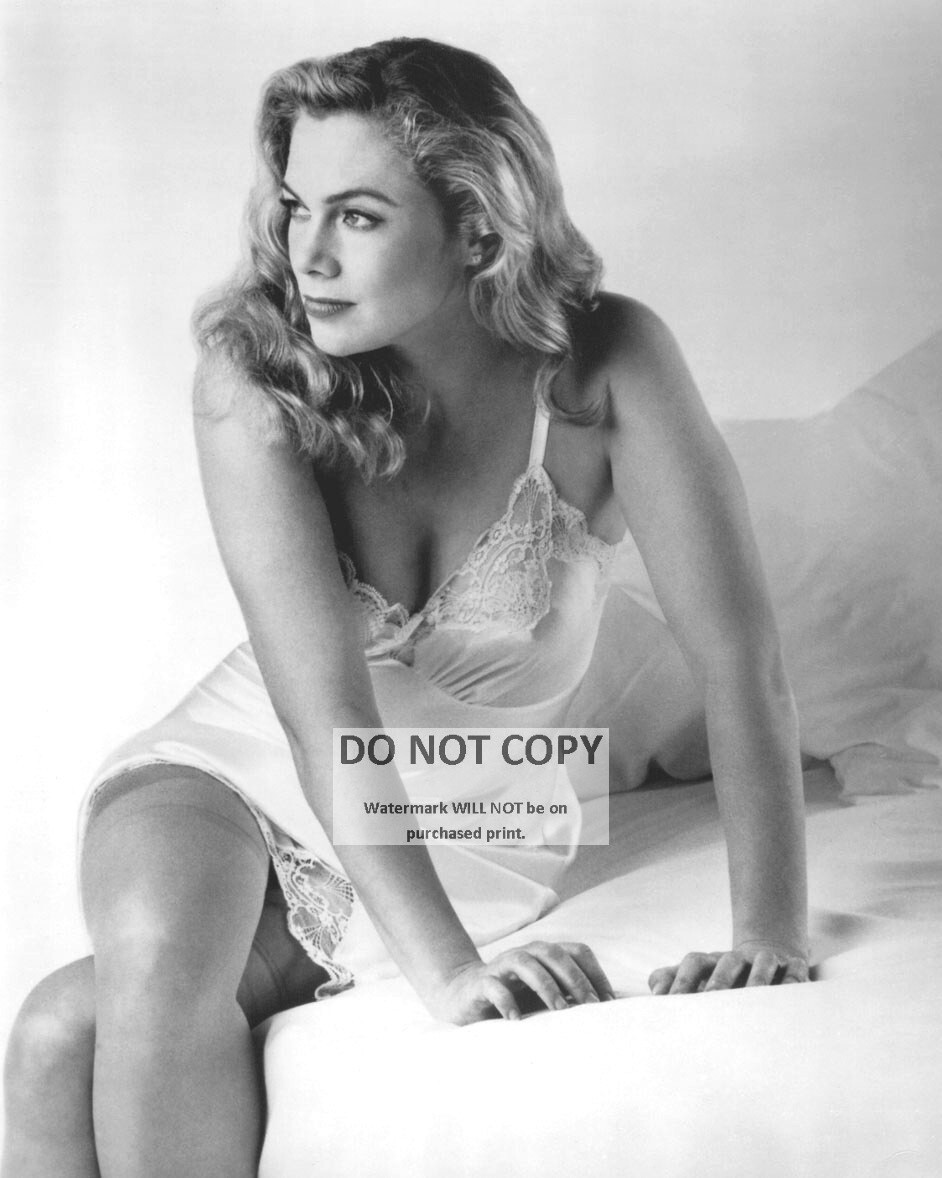 ACTRESS KATHLEEN TURNER PIN-UP – 8X10 PUBLICITY PHOTO (DD744) – Biblioteca Nacional de Angola