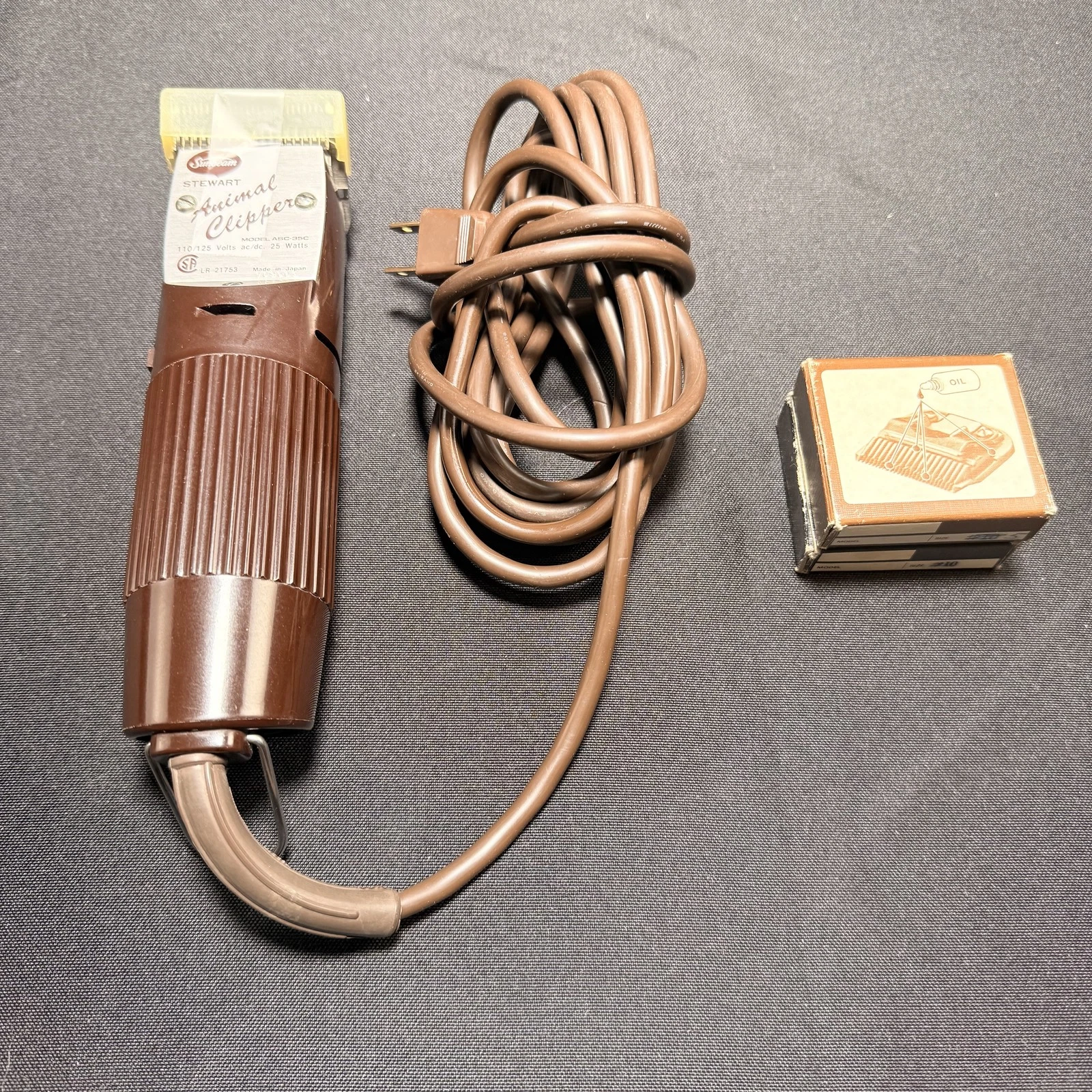 Sunbeam Stewart Animal Clipper ASC-35C Vintage Electric Pet Hair Trimmer + Blade
Opens in a new wind