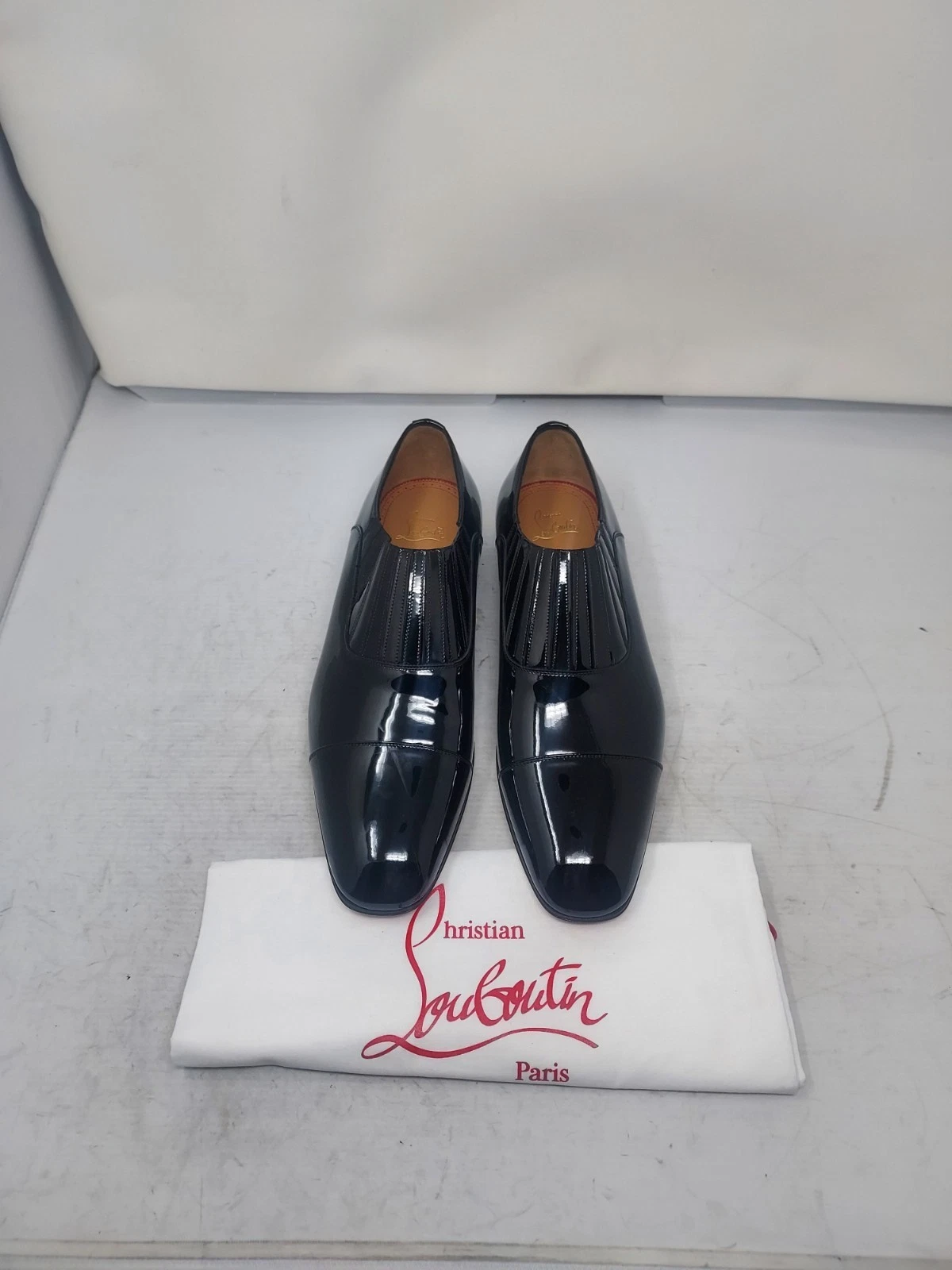 Christian Louboutin — Christian Louboutin EU 42.5 US 9.5 MENS Greg on Flat Patent Leather Shoe