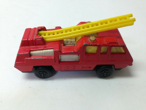 Lesney Matchbox Superfast Fire Truck Blaze Buster No. 22 - Picture 3 of 5