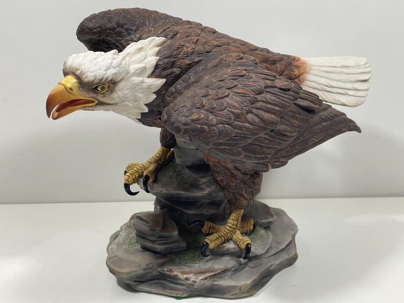 14" x 9"  American Bald Eagle by JOHN JAMES AUDUBON Porcelain Statue Figure