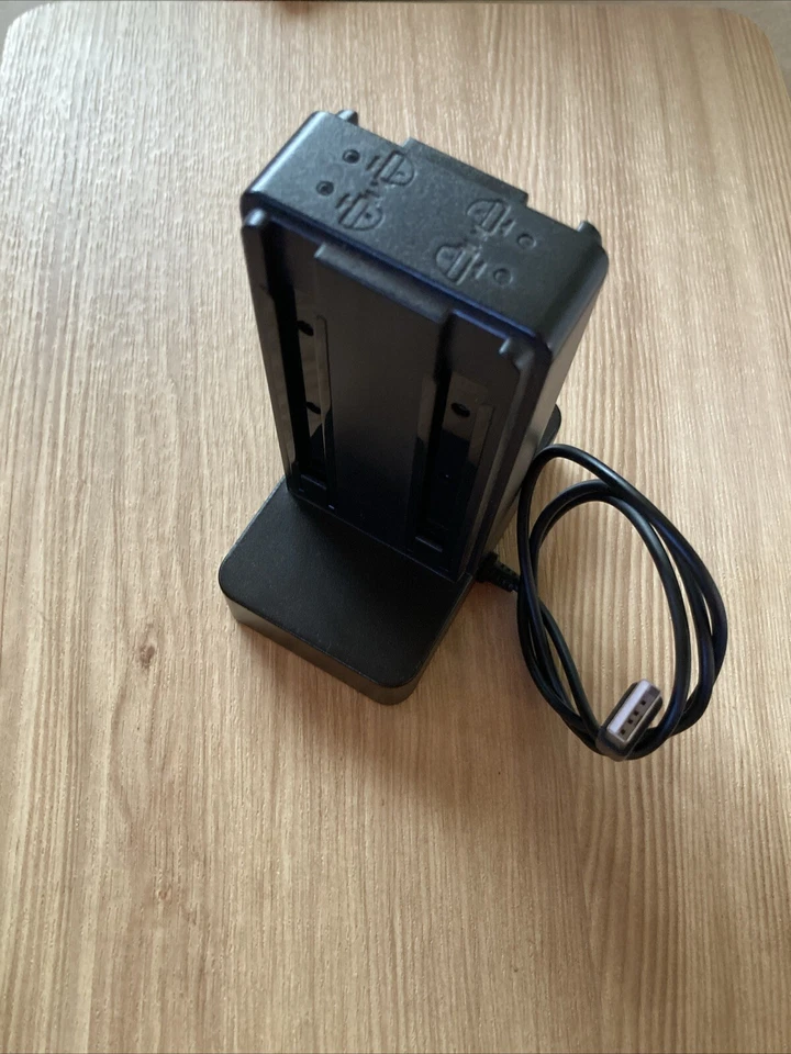 官方任天堂 Switch Joy-Con 充电底座适用于 Joy Con 充电器充电 4 个控制台 — 第 3/3 张图片