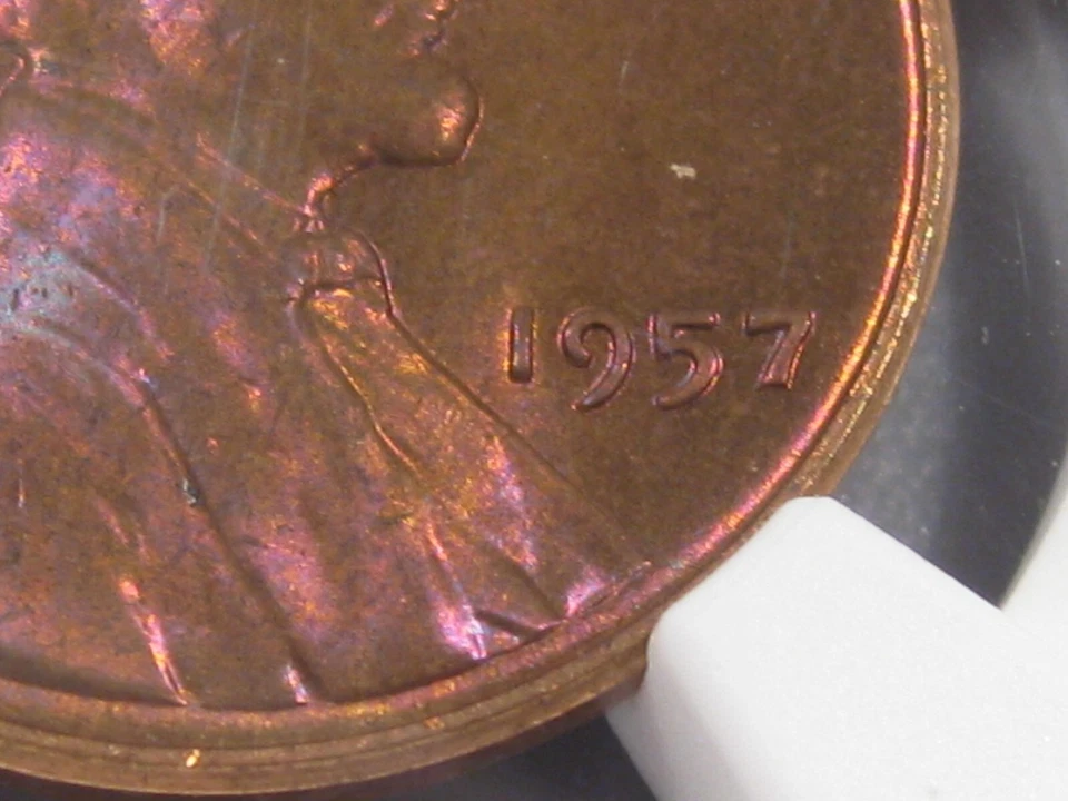 BU Rainbow/Pinkish Toned 1957 Lincoln Penny NGC MS65BN. #72 - Image 4 of 4