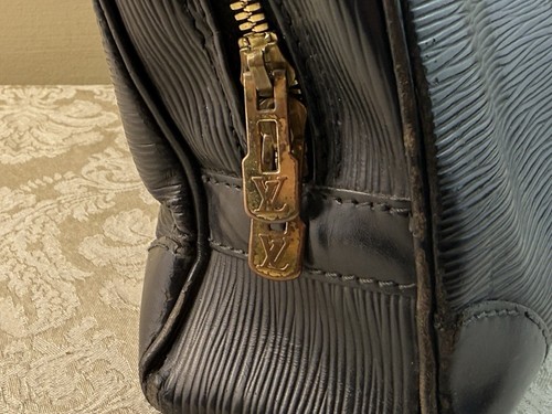 AUTHENTIC Louis Vuitton Black Porte Documan Voignage Epi Nior Business Briefcase - Picture 7 of 17