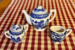 Blue Willow Miniature Tea Set Made in Occupied Japan