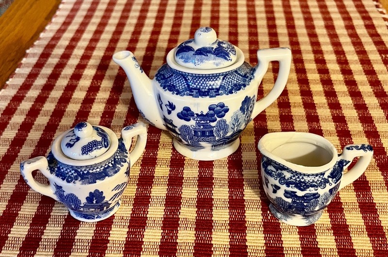 Blue Willow Miniature Tea Set Made in Occupied Japan