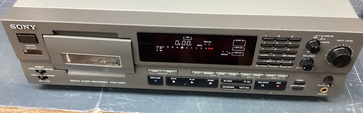 SONY PCM-2300 Illuminated bay DAT Player Recorder Deck to Repair