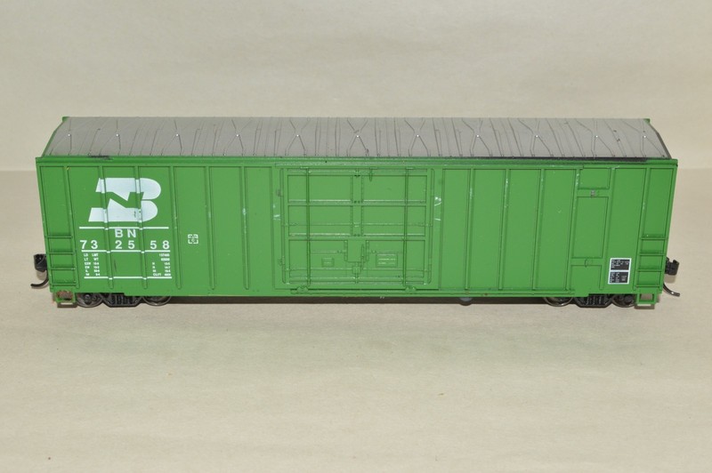 HO scale Roundhouse Burlington Northern RR 50' modern plug door box car train KD