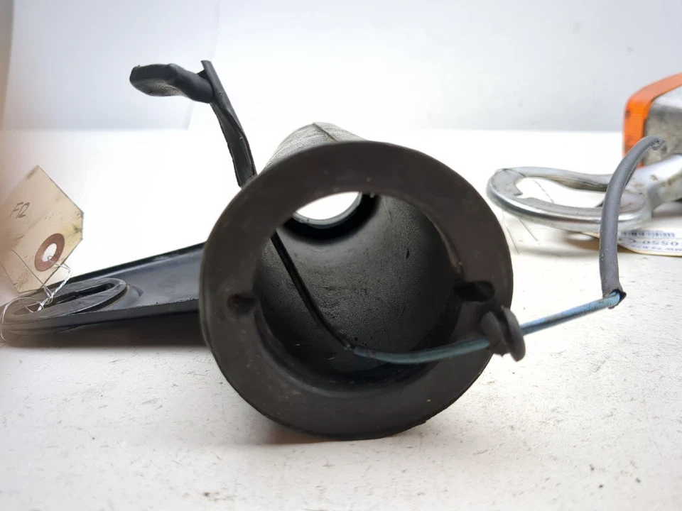 Luz indicadora intermitente intermitente señal de giro delantera derecha BMW R75/6 74-76 con cubierta de amortiguador Foto 3 de 4