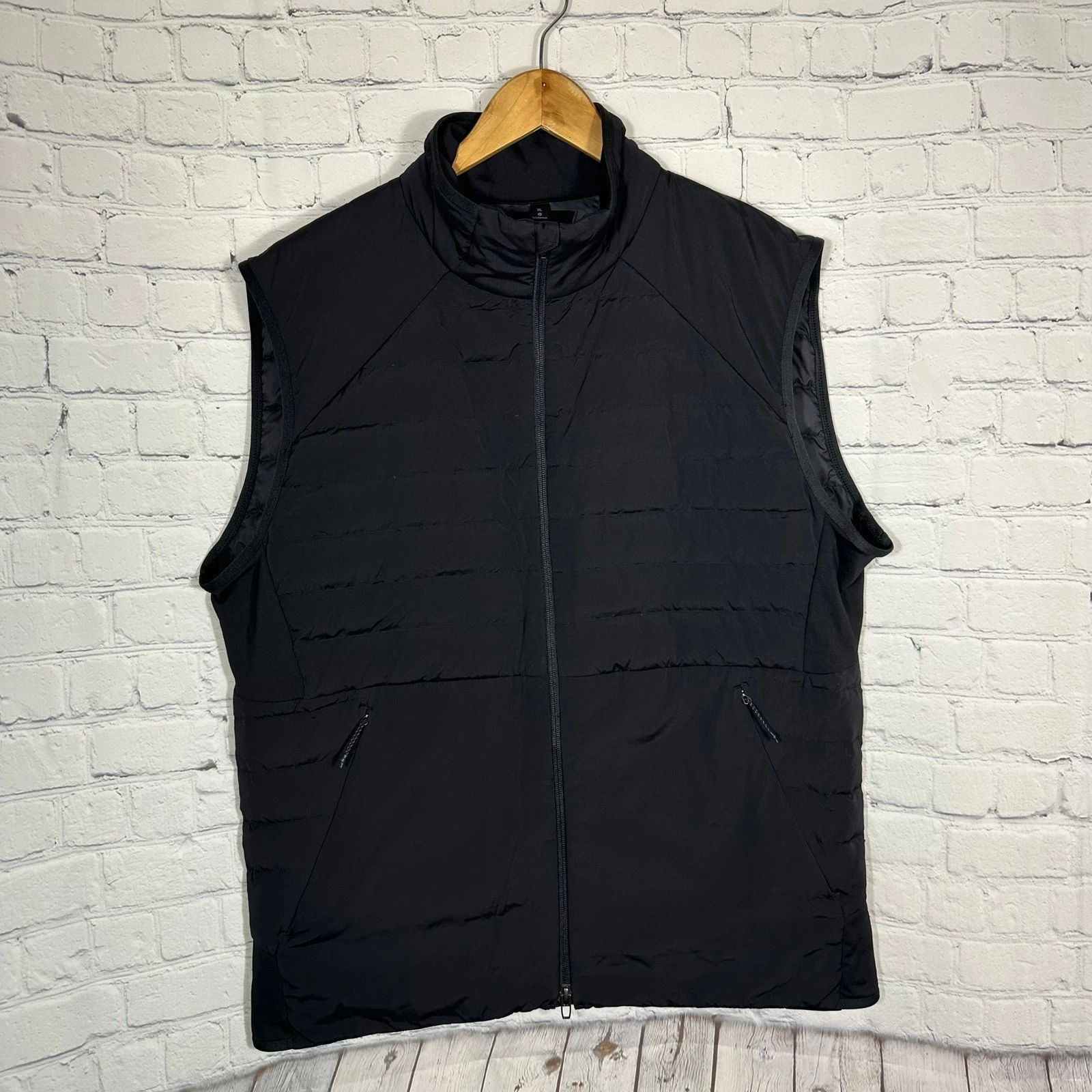 Lululemon Down For It All Vest Mens XL Black Puffer Running Insulated Primaloft
Opens in a new windo