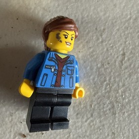 LEGO Ninjago Minifigure Nya - The Ninjago Movie (70618) (Genuine) + cap America 