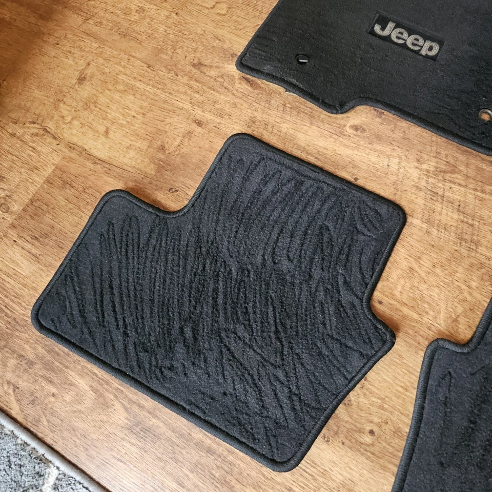 Juego completo de alfombrillas negras delanteras traseras OEM Jeep Compass Patriot 2007-2016 Foto 4 de 4