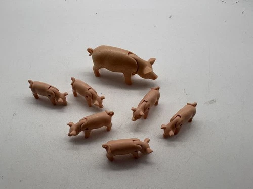 Playmobil  Adult  Pig ( Sow)  with Piglets Movable Heads Vintage Farm Animals