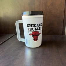 Vtg 90s Chicago Bulls NBA Insulated Beverage Mug 22oz Super Thermo w/ Lid 1993