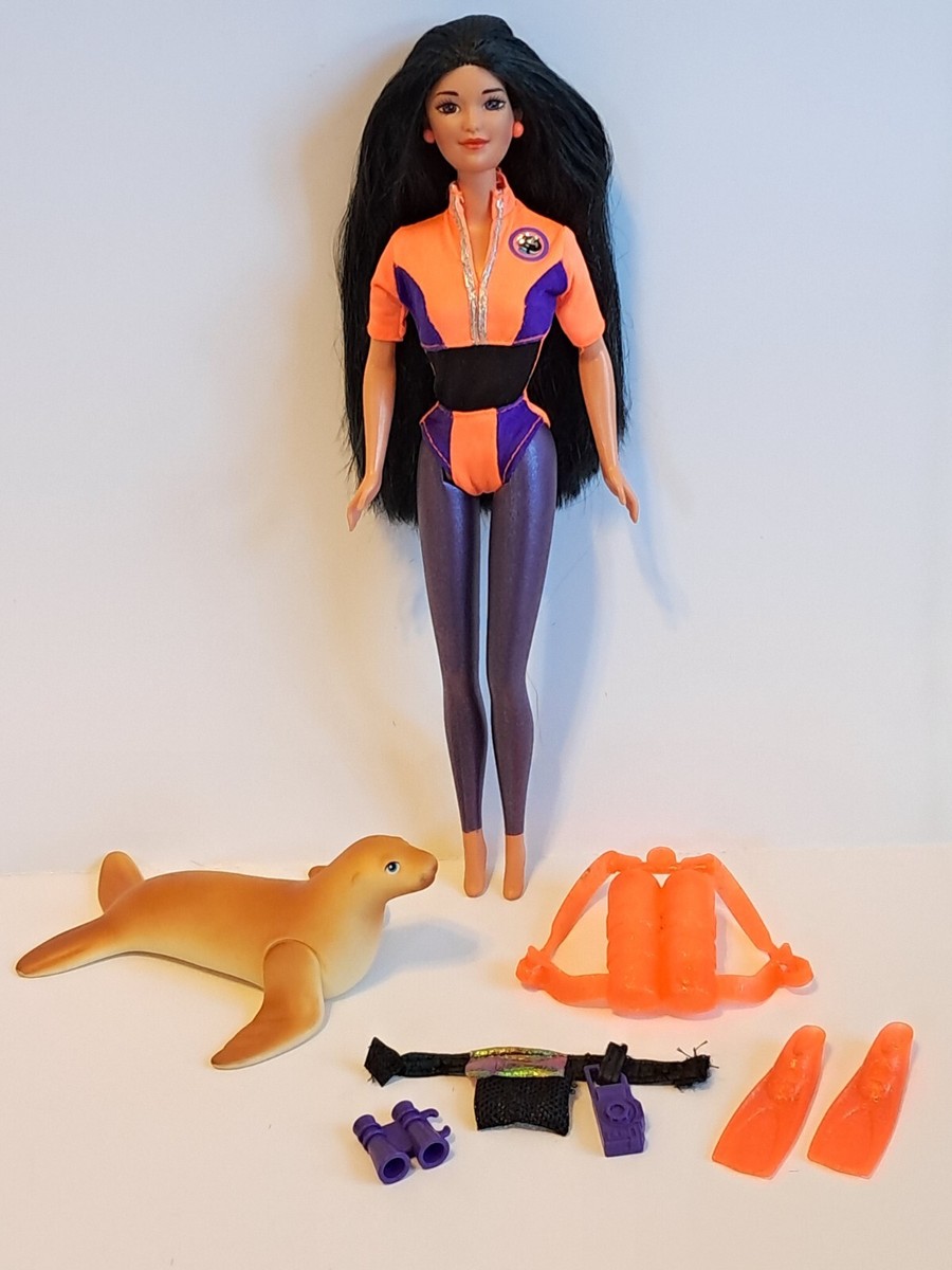 Barbie Ocean Friends Kira Doll with Color Changing Legs, Her Seal