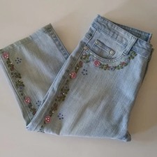 Cosmopolitan Jeans Wear Capri Embroidered Light Wash Jeans CP90719 Sz 30 in